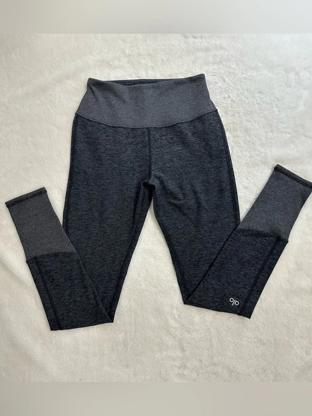 Alo Yoga High-Waist Alosoft Lounge Leggings Gray Medium